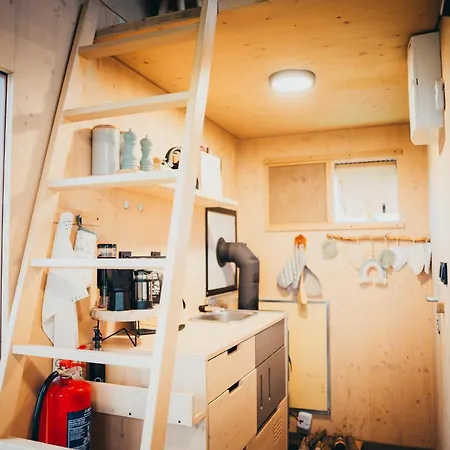 山林小屋 Posed Rikitan